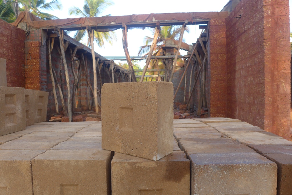 Mud Bricks For The Vaulted Ceiling Villa Malpe